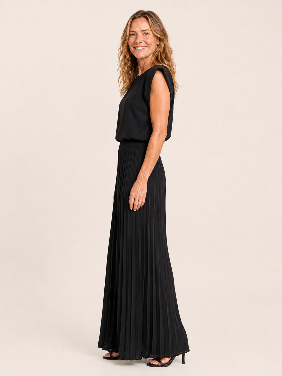 Amabel | Women's Structured Top and Pleated Wide Leg Pants Set