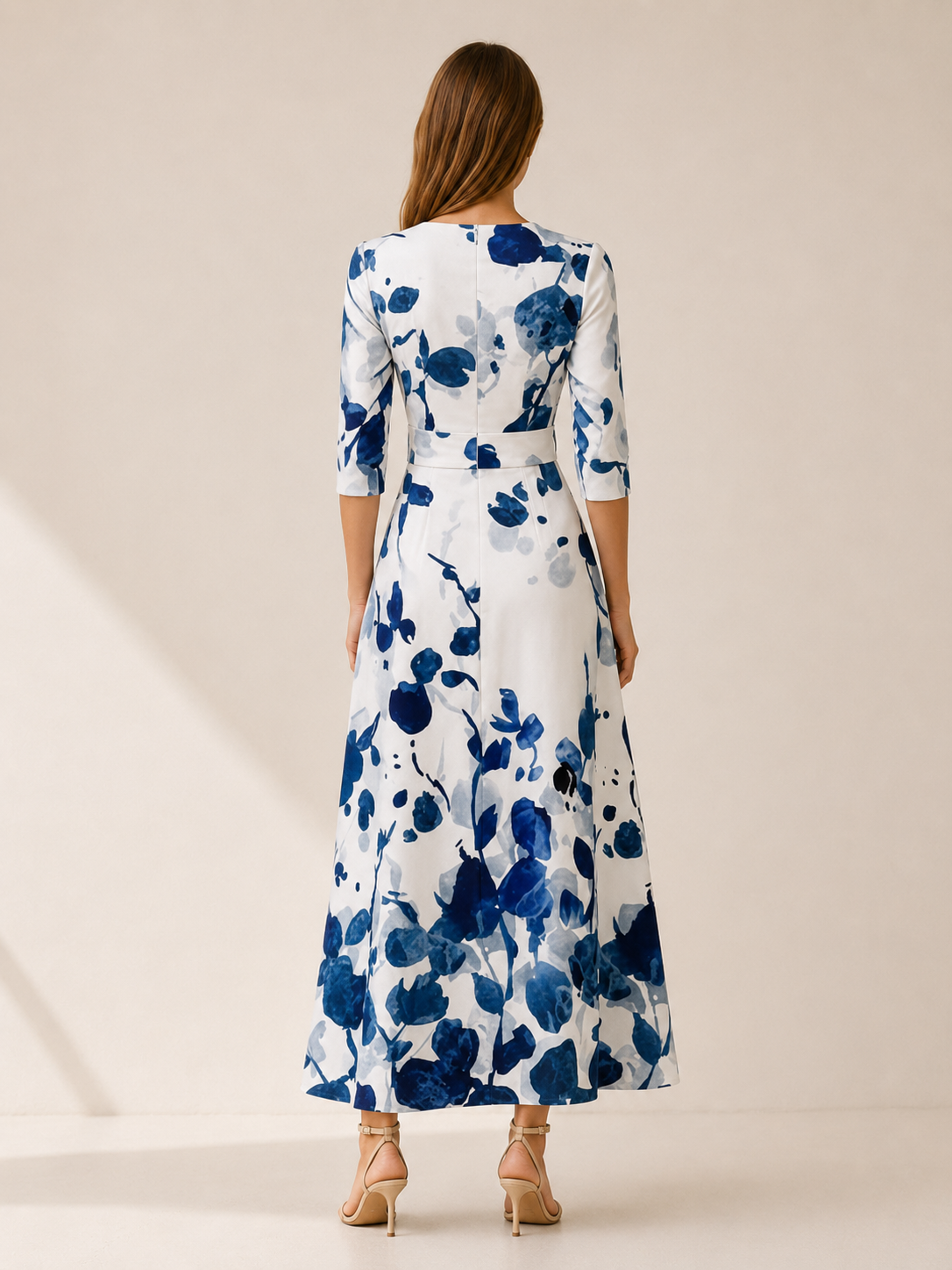 Neriah | Maxi Dress with V Neck and Front Slit