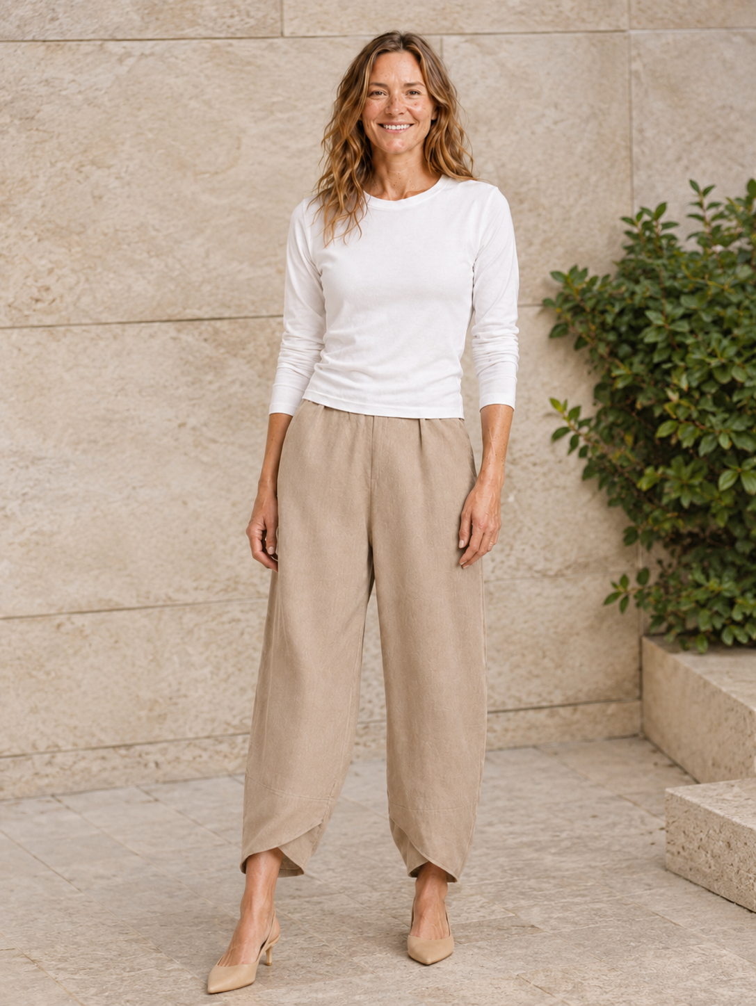 Senara | Women's Relaxed Linen Blend Cropped Pants
