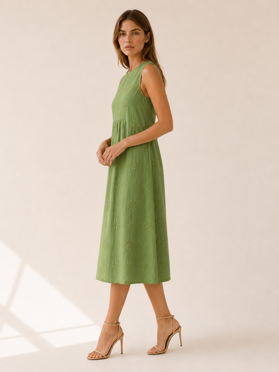 Vittoria | Everyday Midi Dress with Sleeveless Fit